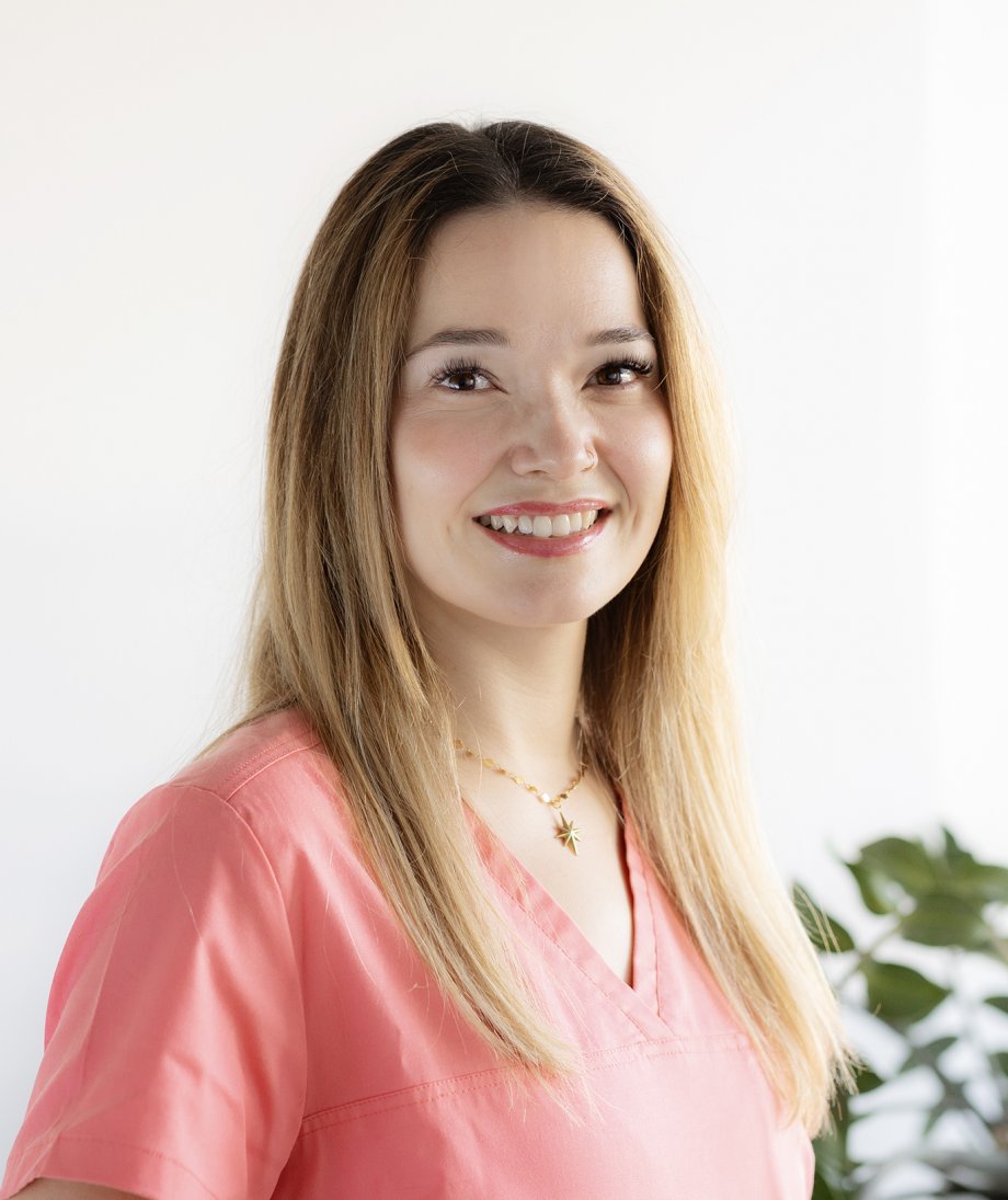 Laura Cafariello schellin_portrait_cafariello.jpg