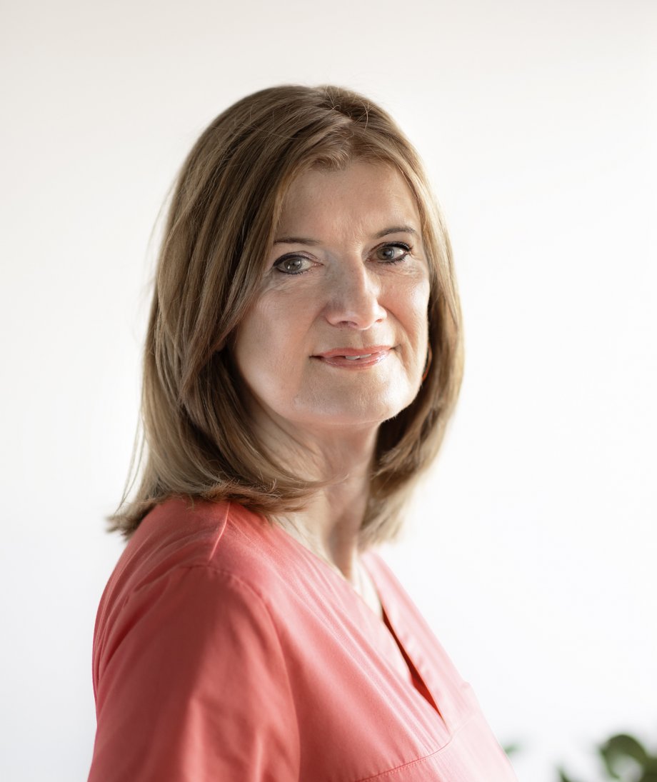 Christine Hämmerl schellin_portrait_haemmerl.jpg